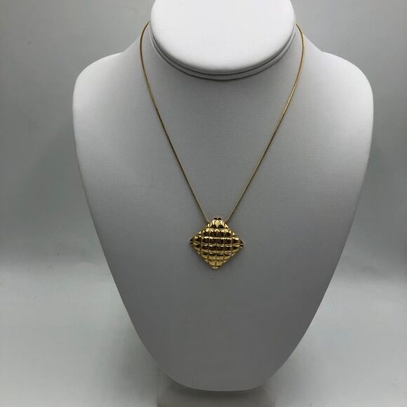 18K Gold Plated Women's Modern Texture Abstract Art Necklace Hypoallergenic - Picture 3 of 12